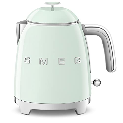 Smeg KLF05PGUK Mini bouilloire 0,8 l, style rétro années 50, base antidérapante, arrêt automatique, 1400 W, vert pastel