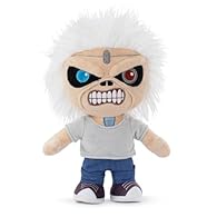 Officially licensed plush toy This reference includes a high quality plush toy Ideal for children. Minimum age: 0 months. Before delivering the toy to your child, remove all packaging, including laces and closures.