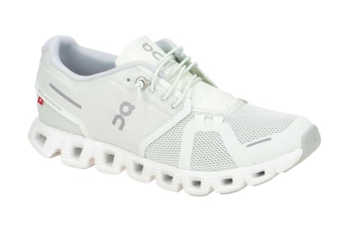 Image of On Women's Cloud 5 Sneakers