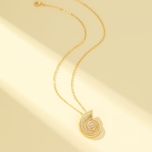 Shell Seashell Necklace for Women,Chunky 18K Gold Plated Beach Conch Shell Necklaces Gifts for Women4