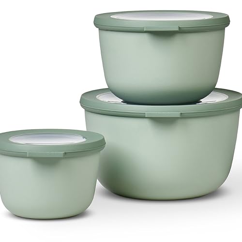 Mepal - Cirqula Multischüssel-Set 3–teilig rund Nordic sage – 500, 1000 und 2000 ml – Verwendbar als Vorratdose, Kühlschrankdose, Gefrierdose, Mikrowellegeschirr & Servierschale mit Deckel