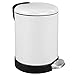 SONGMICS Cubo de basura con pedal, 5 litros, cubo con pedal, cierre suave, recipiente exterior de acero, cubo interior de plástico, color blanco, 20,3 x 28,3 x 30,1 cm