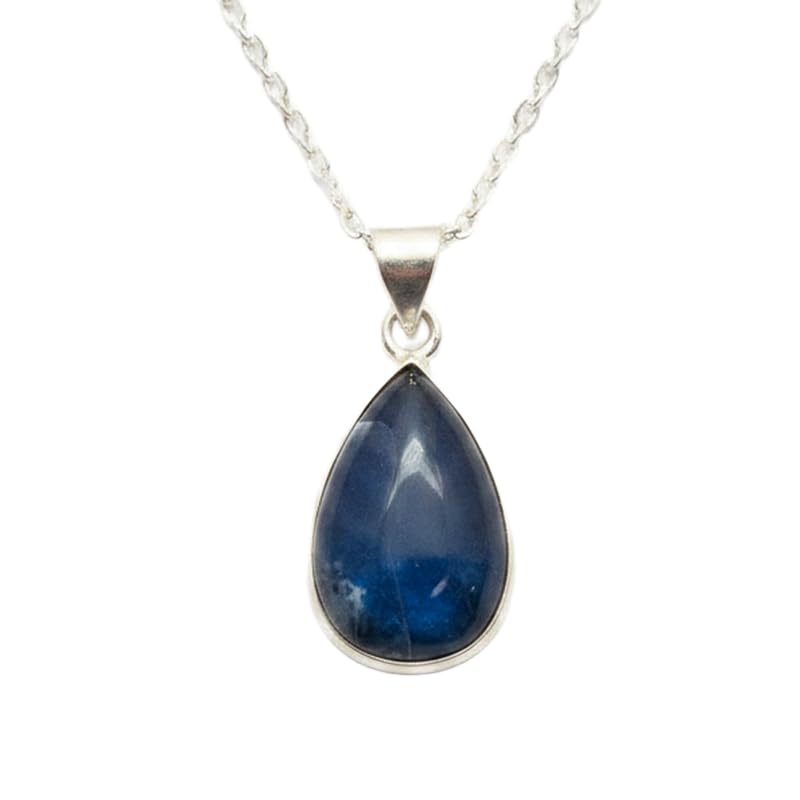 Pendentif en quartz bleu naturel taillé en poire avec sa chaîne en argent