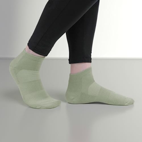 BambooMN Men's Rayon from Bamboo Athletic Quarter Crew Sock for Home Travel Work and Sport2