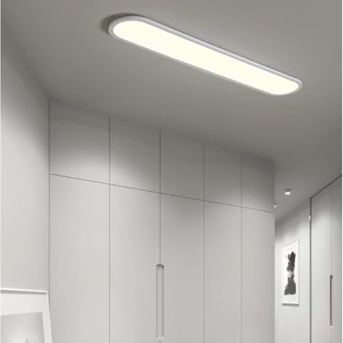 Luminaire plafonnier moderne blanc pour éclairer un couloir sombre et étroit