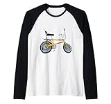 Parfait pour les amateurs de cyclisme et les amateurs de vintage, ce design met en valeur le légendaire MK 2 Raleigh Chopper, un symbole de promenades insouciantes et de mode audacieuse.