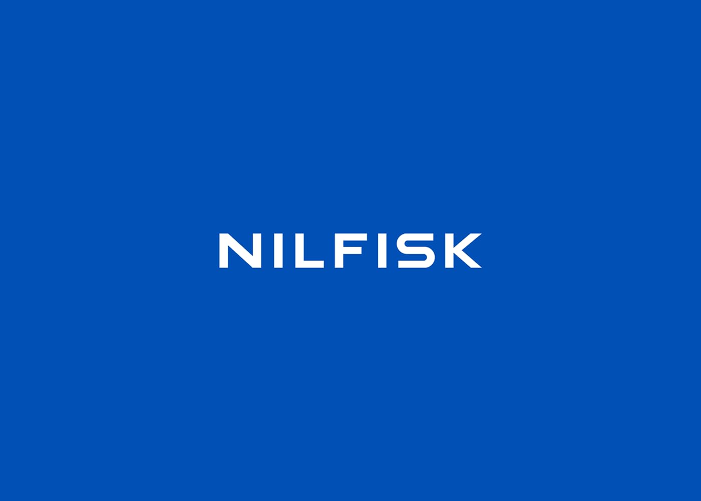 Nilfisk Multi II 30L T Nass Trockensauger mit Steckdose - Staubsauger für Werkstatt, Haus, Garten und Auto (1400 W)