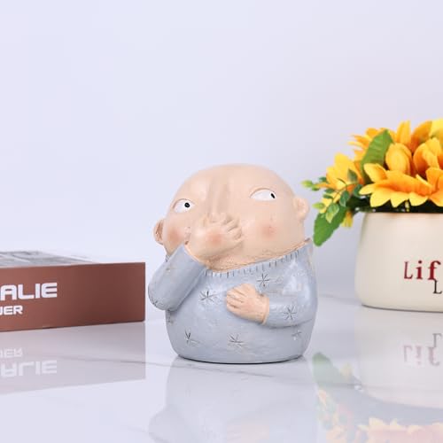 Estatua de niño sujetándose la nariz para baño azul pequeño miniatura 5