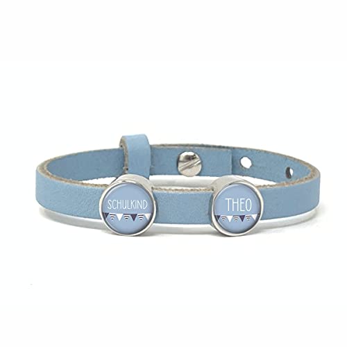 Preisvergleich Produktbild Lederarmband Schulkind mit 2 Perlen - Wimpel blau - Wunschtext - Modeschmuck Personalisiert Individuell Perle Kinderschmuck Einschulung Schulkind Armband Namensperle Glascabochon