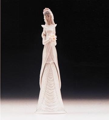 リアドロ　人形　ウェディングベル　ブライダルベル Amazon.co.jp: Lladro ブライダルベル 6331 : ホーム＆キッチン
