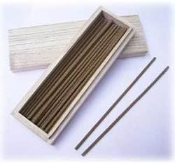 Amazon Co Jp クリスタルバンク 天然石 パワーストーン 沈香50本入り 30g ホーム キッチン