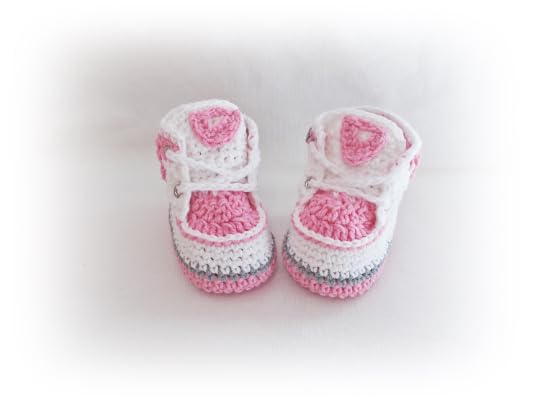 Crochet Baby Shoes, Newborn Sneakers, Baby Shower Gift, Baby Girl Booties (0-3 months)