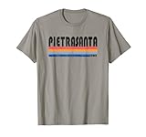 Mostra il tuo amore per Pietrasanta, Italia con questo design alla moda retrò città! Questo design presenta il nome della città in un carattere fresco con sottolineatura a strisce colorate. Il look invecchiato gli conferisce un tocco classico vintage che tutti ameranno.
