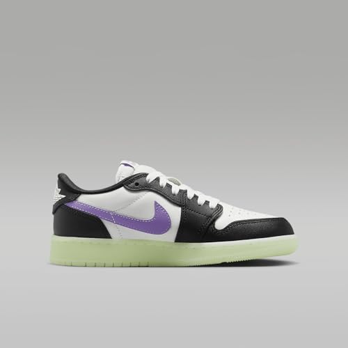 Nike Kid's Air Jordan 1 Retro Low Sneaker3