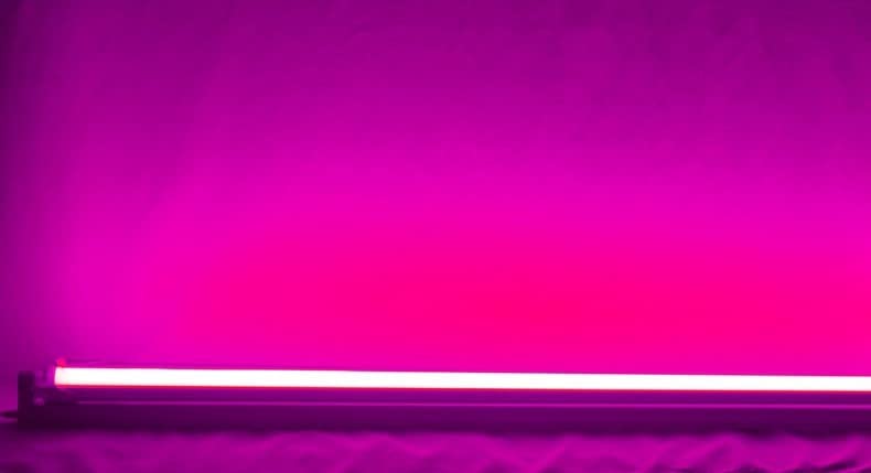Tube LED TL Violet - 24 Watt - 150 cm - Type de luminaire : ballast magnétique (courant des deux côtés du luminaire et du démarreur)