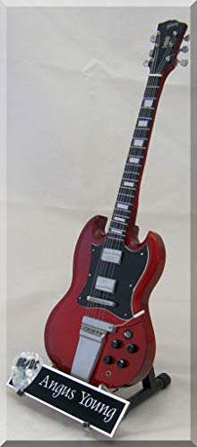 ANGUS YOUNG Guitare Miniature AC/DC avec médiator - Les Beatles, Paul McCartney, John Lennon, RIngo Starr, George Harrison ANGUS YOUNG Guitare Miniature AC/DC avec médiator – Image 3