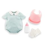 CONTENU DU COFFRET: Ensemble complet de 4 accessoires essentiels comprenant un body vert sauge, une paire de chaussettes, un bavoir et un biberon pour poupon de 42 cm.