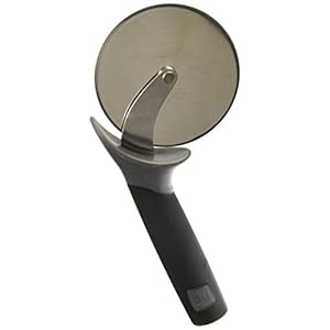 Weber Pizzasnijder | Pizzasnijder Voor De Barbecue En De Keuken | Keukengerei & Barbecuegereedschap | Slipvrij Handvat – Zilver (6690)