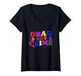 Photo Gallery donna drag queen gay pride drag non è un crimine maglietta con collo a v Photo Gallery donna drag queen gay pride drag non è un crimine maglietta con collo a v