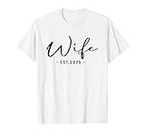 Wife Est 2025 Just Married Honeymoon Hubby Wife Est 2025 T-Shirt