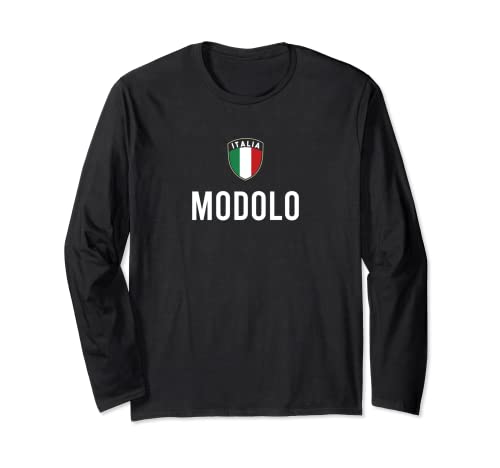 Leggera, taglio classico, maniche con doppia cucitura e orlo inferiore.