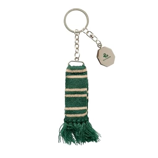 Grupo Erik Llavero Harry Potter Slytherin bufanda - Harry Potter regalos : Llaveros originales | Llaveros niños cumpleaños Merchandising Oficial | Ya disponible en tu tienda friki favorita! En mundofriki.es! Grupo Erik Llavero Harry Potter Slytherin bufanda - Harry Potter regalos : Llaveros originales | Llaveros niños cumpleaños Merchandising Oficial | Ya disponible en tu tienda friki favorita! En mundofriki.es!
