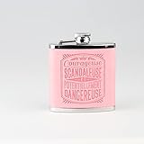 Petaca personalizada, formato bolsillo, valiente, escándalo y potencialmente peligroso, 11 x 9 x 2,2 cm.