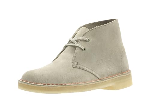 Clarks Women's Desert Boot. Chukka