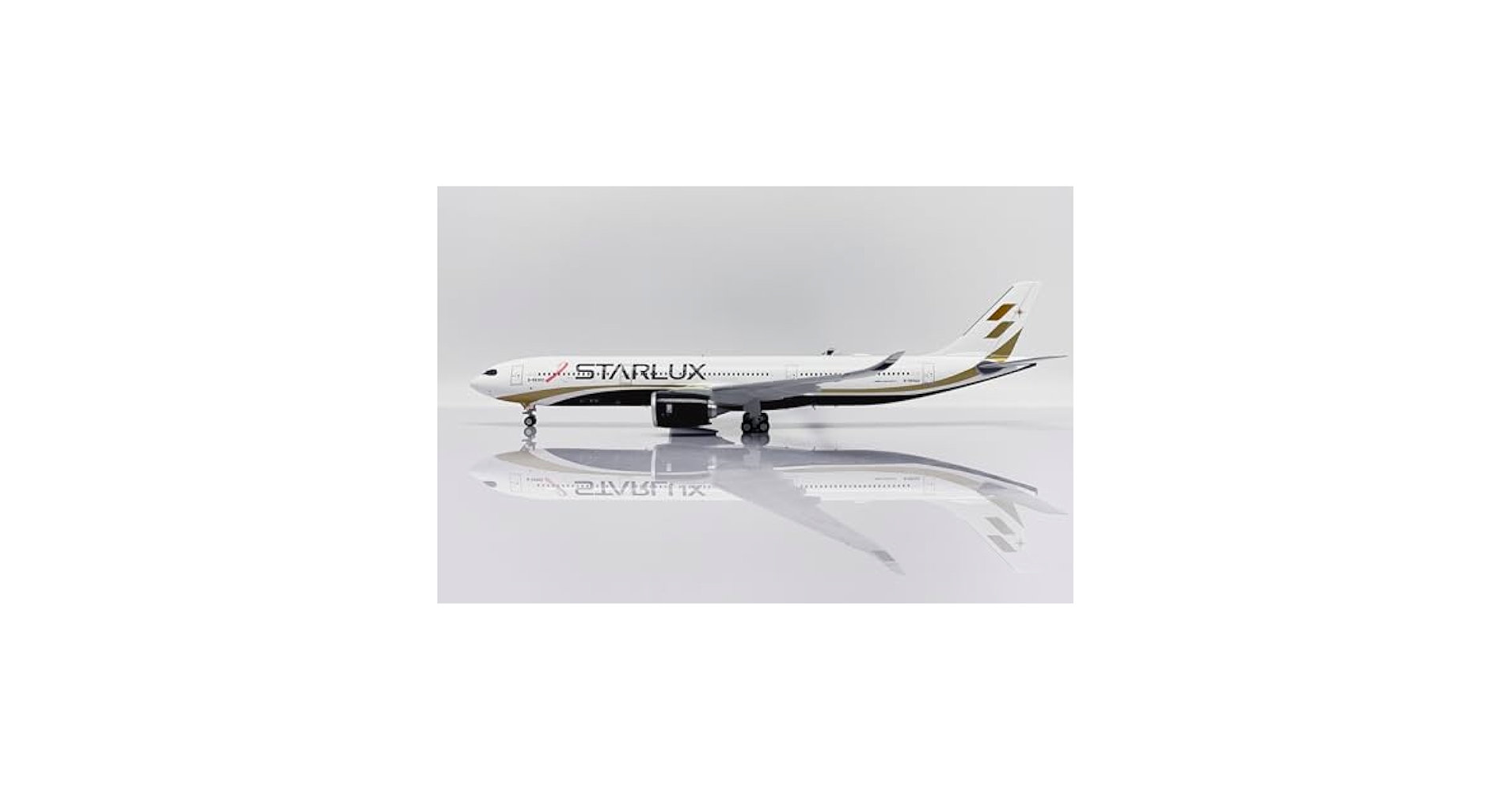 Amazon | JC Wings 1:200 EW2339002S Starlux Airlines スター