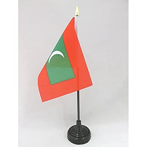 AZ FLAG - Maldives Table Flag 4'' x 6'' - Maldivian Mini Desk Flag 100% Polyester 15 x 10 cm - Office Banner with 10'' Pole - Golden Spear