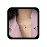 YienDoo Gargantilla de mariposa dorada estilo bohemio, vintage, blanca, con colgante de mariposa pequeña, collar con colgante de mariposa de acrílico, joyería para mujeres y niñas, Metal, Sin piedra