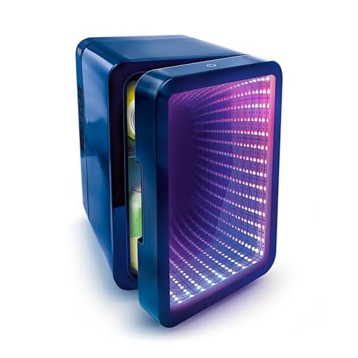 So Chill - Mini nevera con efecto LED infinito, jugadores, estudiantes, viajes en casa/coche, Hangouts + más, alimentado por USB, calcomanías incluidas, 6 latas regulares, puerta con efecto espejo