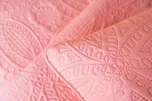 Mezzati Bedspread Coverlet Set Coral-Rose – Prestige Collection - Comforter Bedding Cover – Brushed Microfiber Bedding 3-Piece Quilt Set (Queen/Full, Coral Rose)