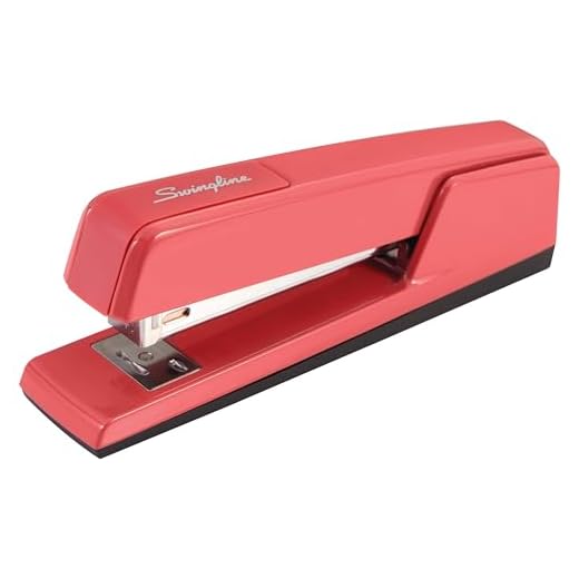 Swingline Stapler, 747 Classic Desktop Stapler, 30 Sheet Capacity, Metal, Lipstick Red (74718)
