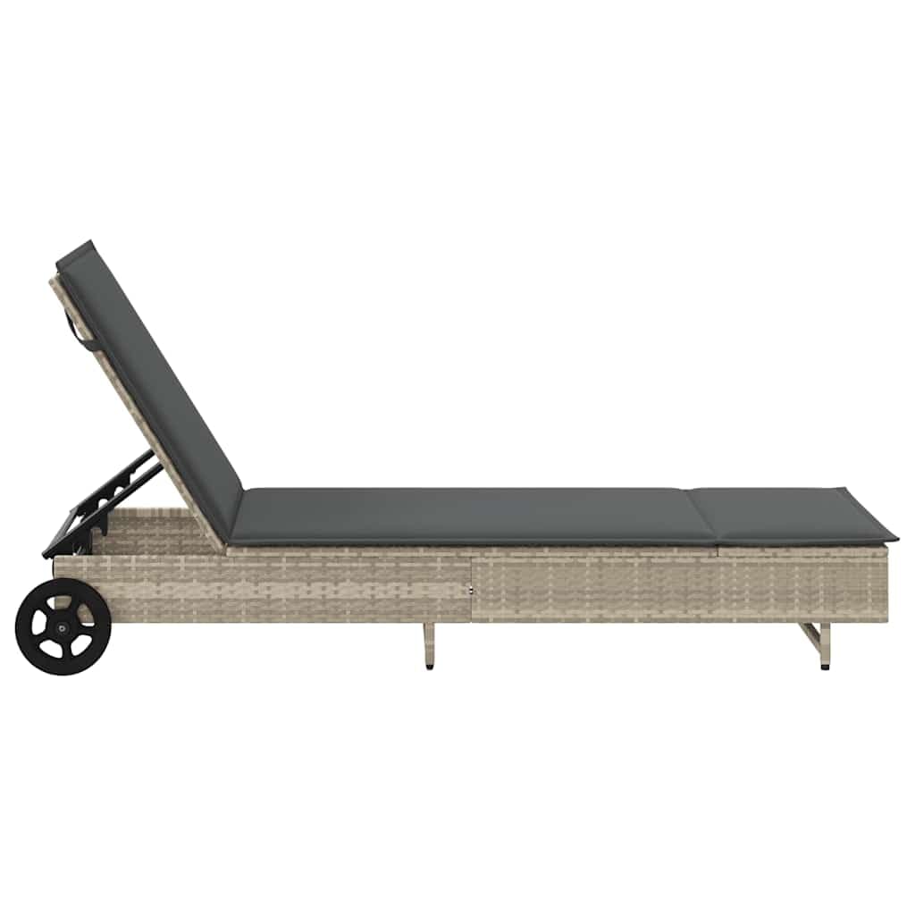 Lettino Prendisole con Ruote e Cuscino Polyrattan Grigio Chiaro Relax da Piscina con Schienale Regolabile 3 Posizioni Ruote per Giardino e Campeggio Resistente UV