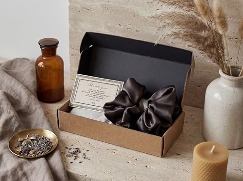Cepillo de pelo de cerdas de jabalí Ember & Blossom de madera con funda y coleteros 2