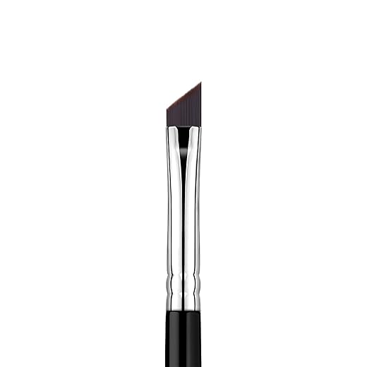 Pro Precision Fine Angled Eyeliner Brush E835