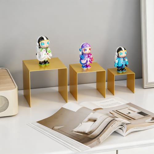 Estante rectangular de metal dorado con acabado mate sofisticado para joyería y colecciones 4