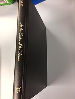 Hardcover At the Center of the Frame: Leading Ladies of the Twenties and Thirties Book