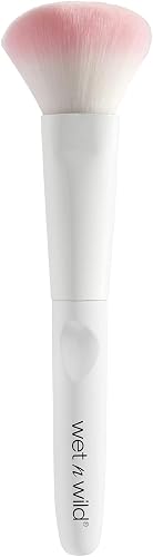 wet n wild Contour Brush, Sculpt, Highlight, & Blend, Luxurious Plush Fibers, Ergonomic Handle for Comfortable Precision Control, Cruelty-Free & Vegan