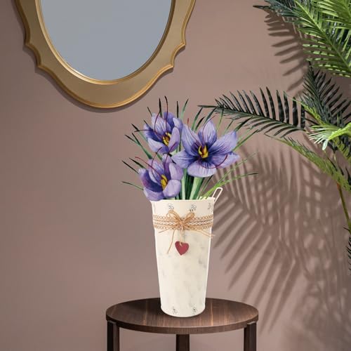 Cubo de hierro vintage soluciona desorden de paraguas y flores 6