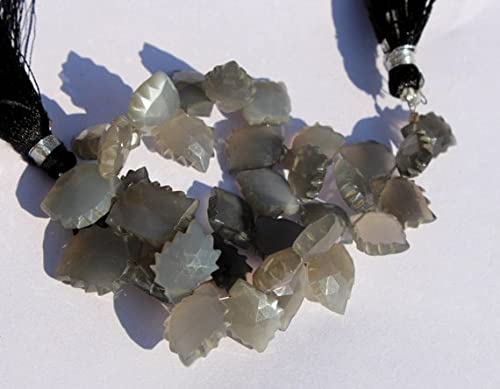 Pierre de lune grise naturelle en briolette facettée et sculptée pour collier