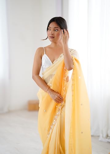 Image of Women's Chiffon Embellished Saree With Unstitched Blouse Piece