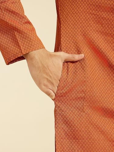 Image of DIWAS BY MANYAVAR Men's Cotton Self Design Kurta (1pc)