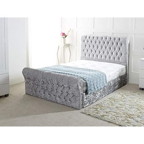 Chesterfield Sleigh Bed in Crushed Velvet Cover