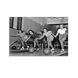 Vintage Posters Black And White Photo Woman Bowling Bowling Sport Wall Posters (1) Poster Decorative Painting Canvas Wall Art Living Room Posters Bedroom Painting 16x24inch(40x60cm)