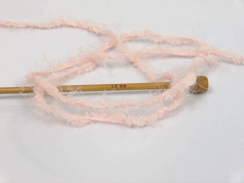 Miniatura 5 de Polar Soft Shell Pink Ice Yarns - Hilo novedoso de nailon para pestañas largas y cortas, 1.76 oz (1.76 onzas) 180.4 ft (60 yardas)