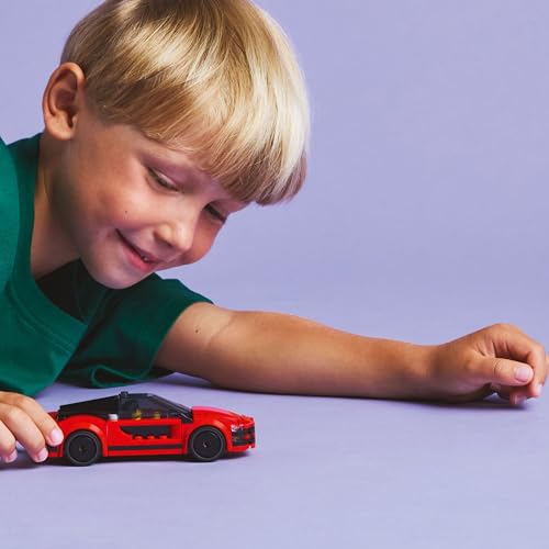 LEGO City La Voiture de Sport Rouge - Véhicule de Course pour garçons et Filles dès 5 Ans - Jouet interactif avec minifigurine de conducteur et Accessoires - Idée de Cadeau d'anniversaire 60448
