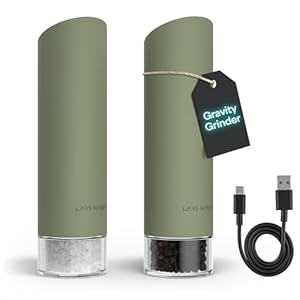 LARS NYSØM Macina Sale e Pepe Elettrica Gravity – Set di Macinini Automatici Ricaricabili USB-C, Macinatura Regolabile, Utilizzo con una Mano per Cucina (Sage Green)