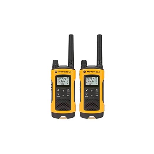 MOTOROLA Talkabout T402 Rechargeable Two-Way Radios (2-Pack)